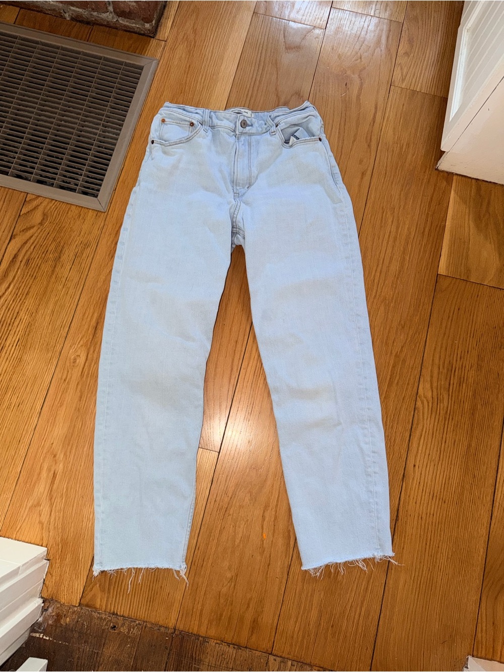 Abercrombie & Fitch Light Curve Love Blue High-Rise Mom Jeans 29 / 8L